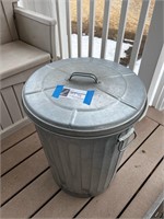 MID SIZE METAL GARBAGE CAN