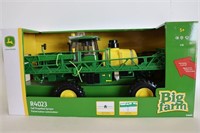 JOHN DEERE R4023 SELF PROPELLED SPRAYER ERTL 1/16