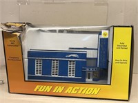 Rail  King Greyhound station in original box