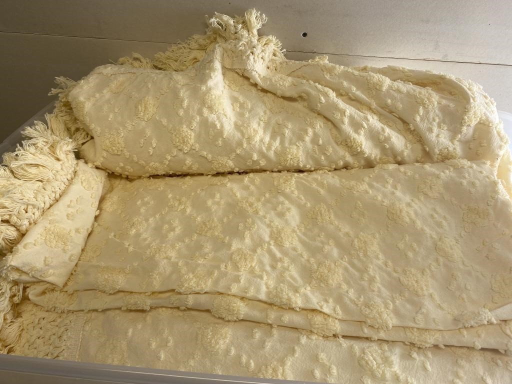 Nice King Size Chenille Bedspread