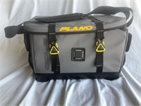 New Plano 3700 Tackle Box w/4 Trays