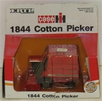 Ertl Case IH 1844 Cotton Picker, 1/64, NIP