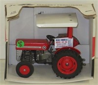 Scale Models Massey Ferg. 135 Utility Tractor, NIB