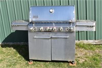 Weber Summit stainless steel grill with searing st