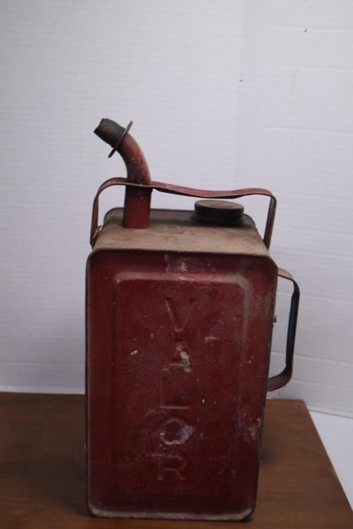 Vintage " Valor" Metal Oil Can