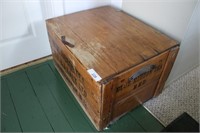 Wood chest