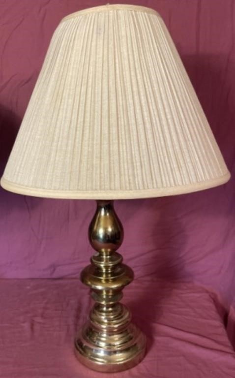 2 lamps