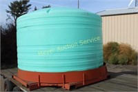 1400 gallon poly tank