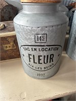 Galvanized Container With Wood Lid