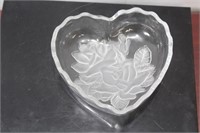 A Heart Shape Frost Glass Rose Bowl