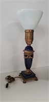 Porcelain and gilt bronze table lamp