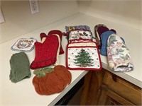 Assorted Pot Holders an Hot Pads, some holiday