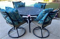 V - PATIO TABLE, 4 CHAIRS & PILLOWS (Y2)