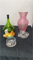 Glass vase, glass juicer has chips, rooster decor