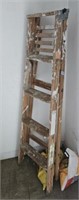 Wood step ladder