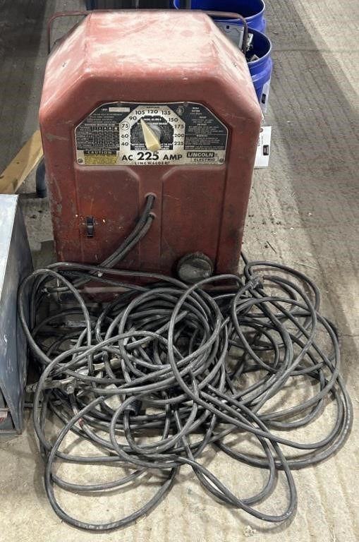 (M) Lincoln Electric LincWelder, AC 225 Amp