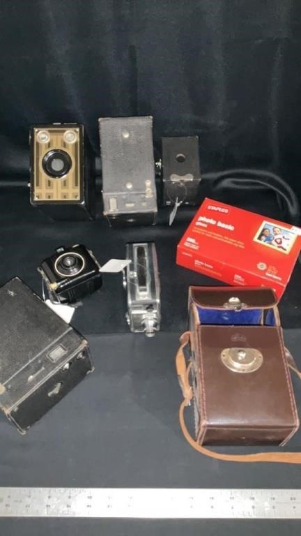 Vintage cameras, movie camera, all not tested