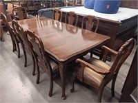 DAVIS CAB CO QUEEN ANNE TABLE AND 8 CHAIRS