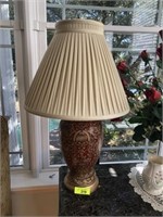 DECORATIVE RED LAMP