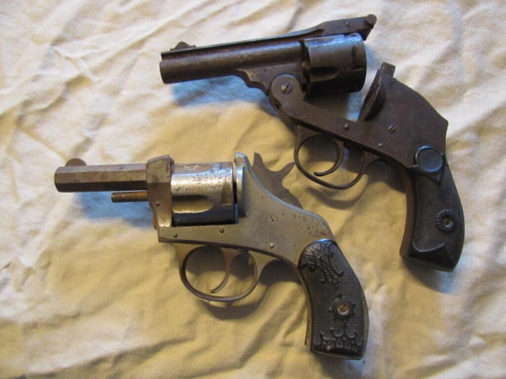 Online auction of a small gun collection