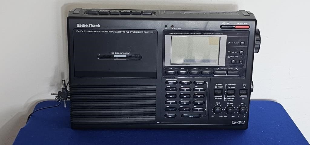 Radio Shack DX-392 PLL All-Band Portable Reciever