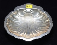 Sterling footed shell dish, 5.25" x 5.25", 3.135