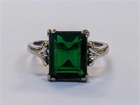 10k Green Tourmaline Ring