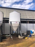 Poly 3½ Ton Feed Bin