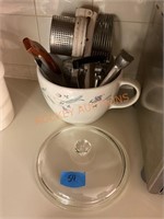 Vintage kitchen utensils lot