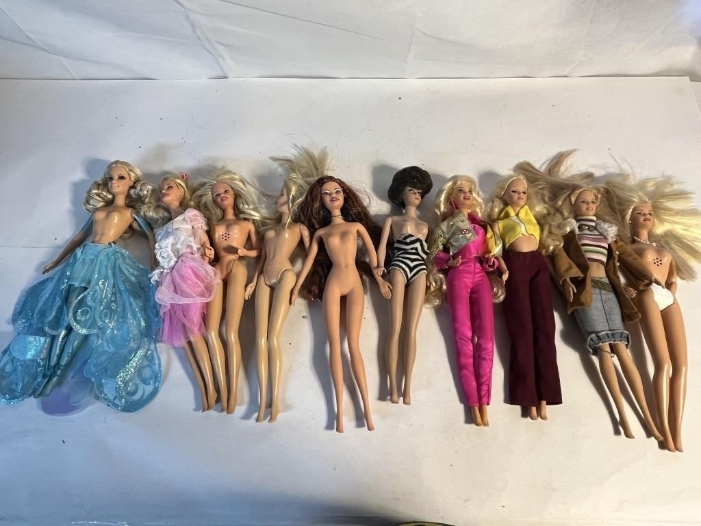 10 BARBIE & FRIENDS DOLLS