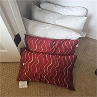 3 Bed Pillows & 2 Decorative Throw Pillows
