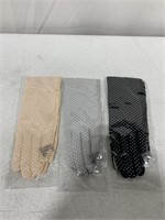 3 PAIRS OF WOMENS SUN PROTECTION GLOVES