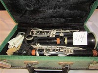 NORMANDY CLARINET MUSICAL INSTRUMENT W/ CASE