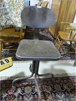 VINTAGE INDUSTRIAL SWIVEL ROLLING CHAIR