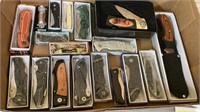Assortment of 18 knives