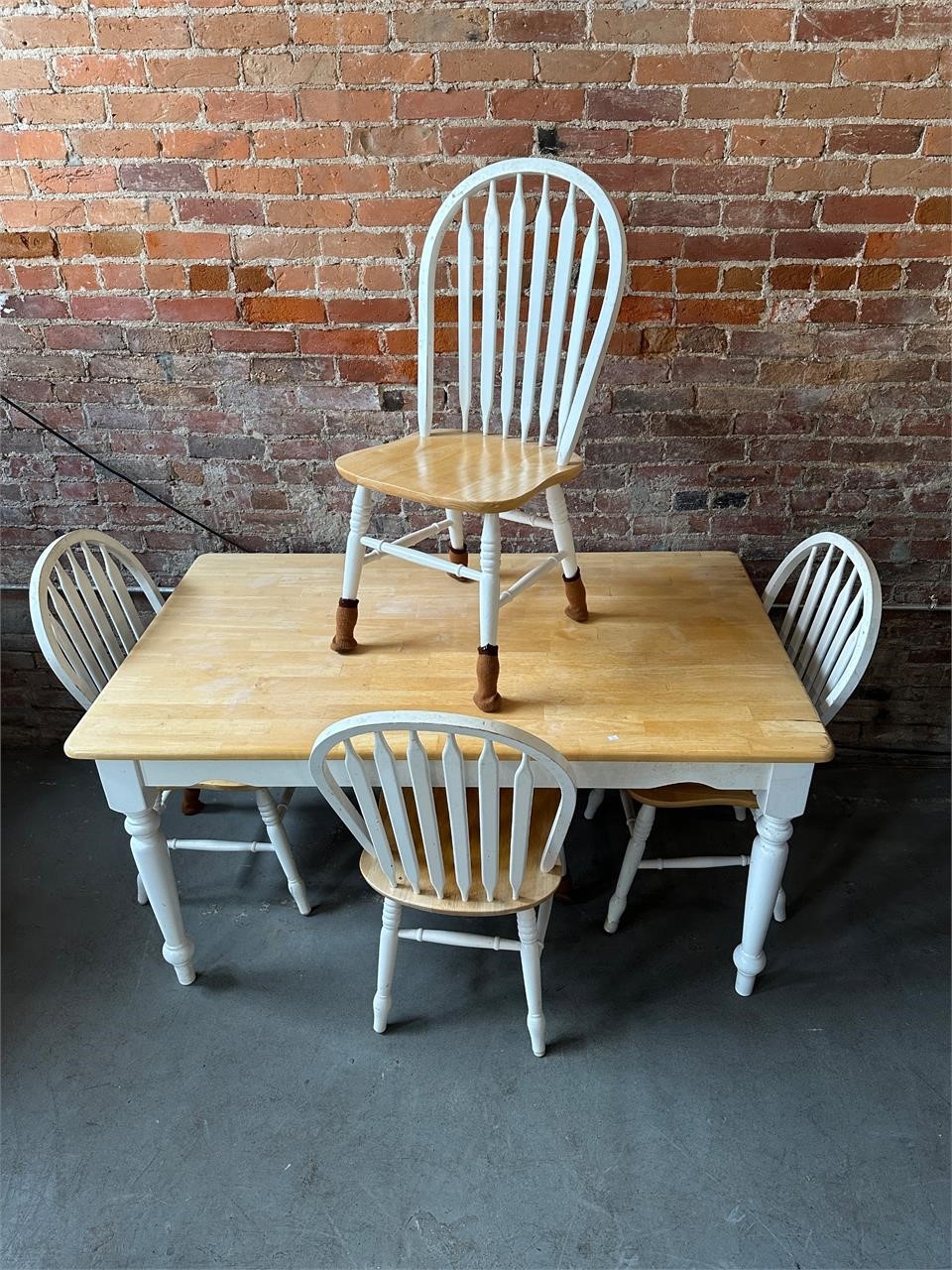 White Dining Kitchen Table W/ 4 Chairs & Drawer