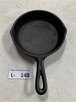 Small Cast Iron Skillet 5D