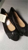 Ladies size 6 black suede like flats