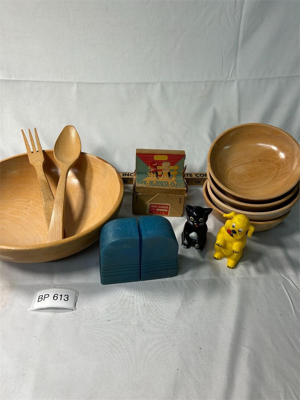 Lot of VTG Made in Japan Salad Bowls & S&P Shakers