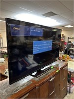 LARGE SAMSUNG 60IN FLAT SCREEN SMART TV WORKS