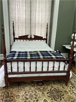 Antique Queen Size Lindy Spool Bed, American