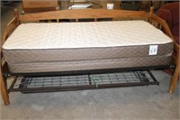 TRUNDEL BED CLEAN