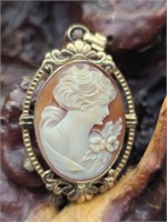 10K Gold Carved Shell Cameo / Brooch / Pendant