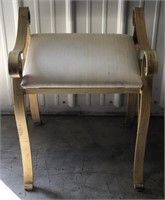 (W)
Upholstered Metal Decorative Stool 
Seat