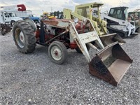 Ford 801 Select-O Speed Tractor With Loader