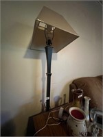 TALL FLOOR LAMP WITH SHADE