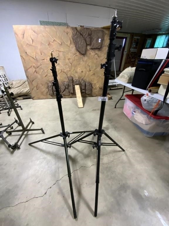 2 Tripods as pictured