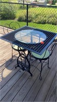 PATIO TABLE MADE OF SEWING MACHINE LEGS, GRATE/