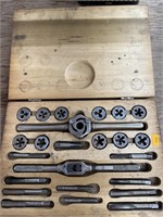 Tap and die set