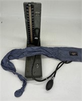 Vintage Baumanometer Blood Pressure Kit County Col